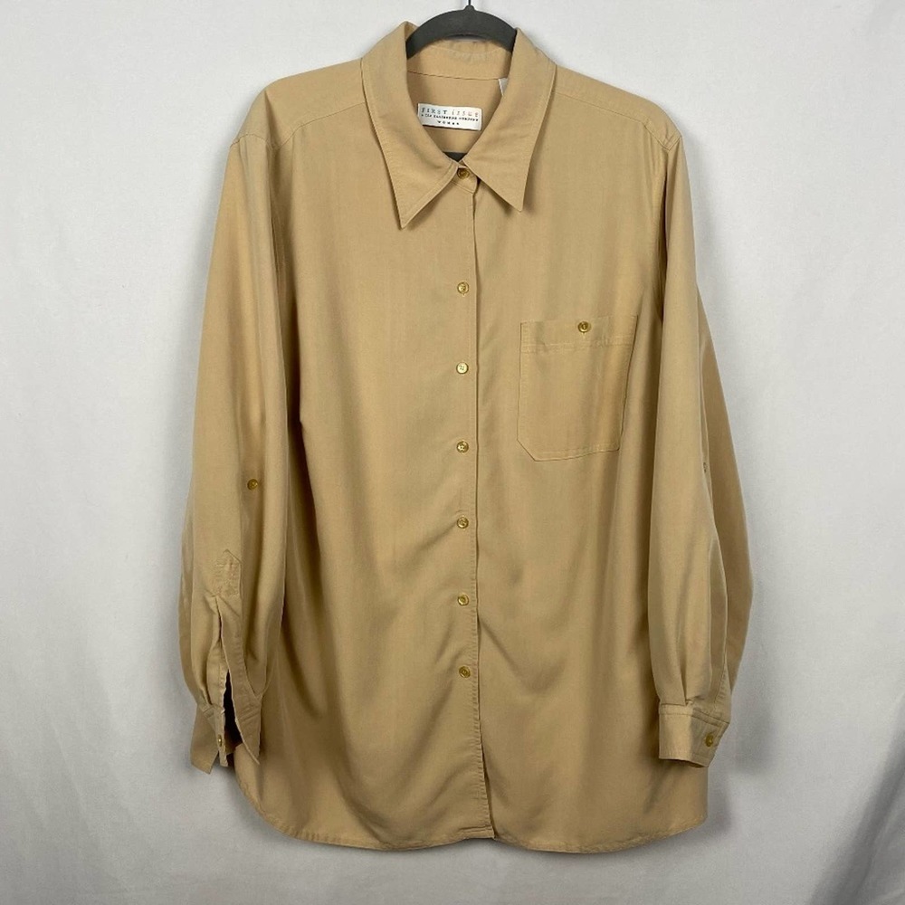 First Issue Women's Size 2‎ Tan Button Down Shirt
